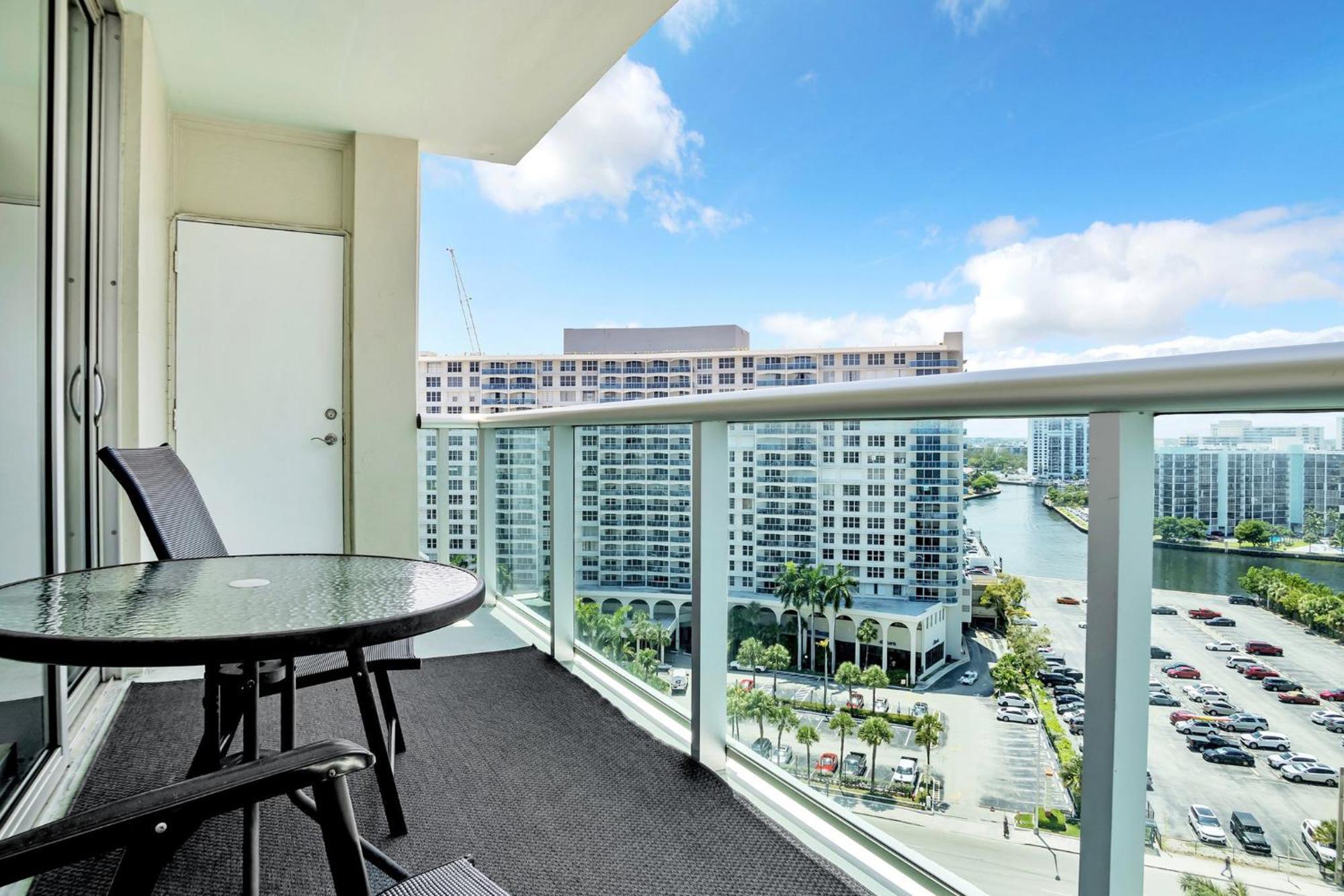 The Tides Apartments On The Beach Голливуд Экстерьер фото